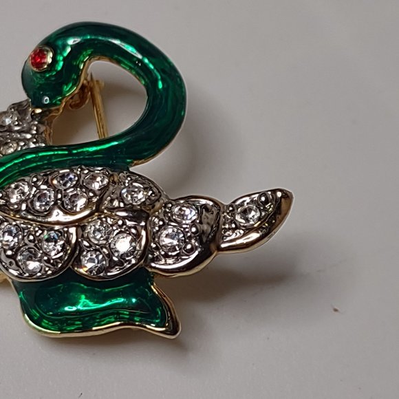 Little Green With Red Eyes Swan Brooch - Picture 4 of 10